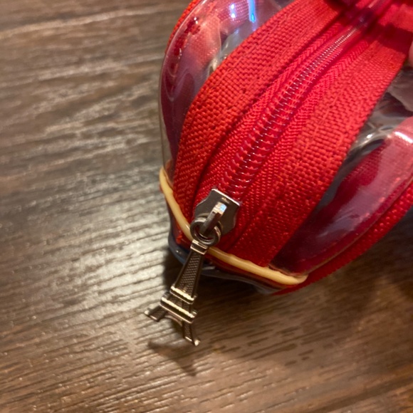 NEW STRIPED PLASTIC MAKEUP COSMETIC BAG EIFFEL TOWER CHARM - Picture 7 of 7